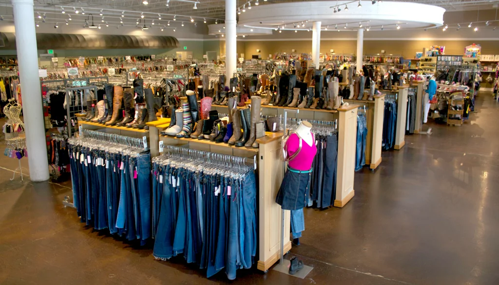 Sandy's Savvy Chic Resale Boutique, business photo 2