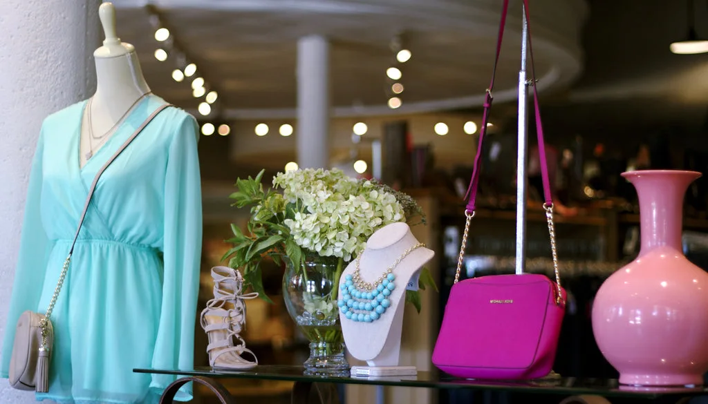 Sandy's Savvy Chic Resale Boutique business photo